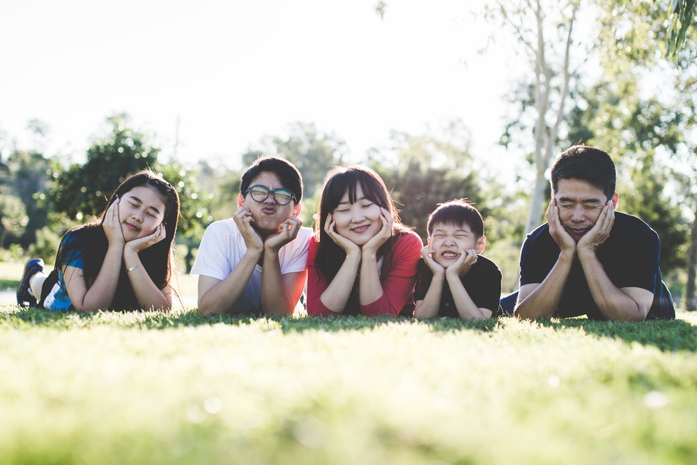 8 Creative Family Photo Ideas You Should Try
